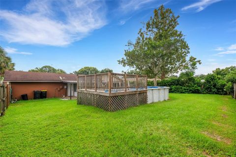 A home in LAKELAND