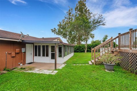 A home in LAKELAND