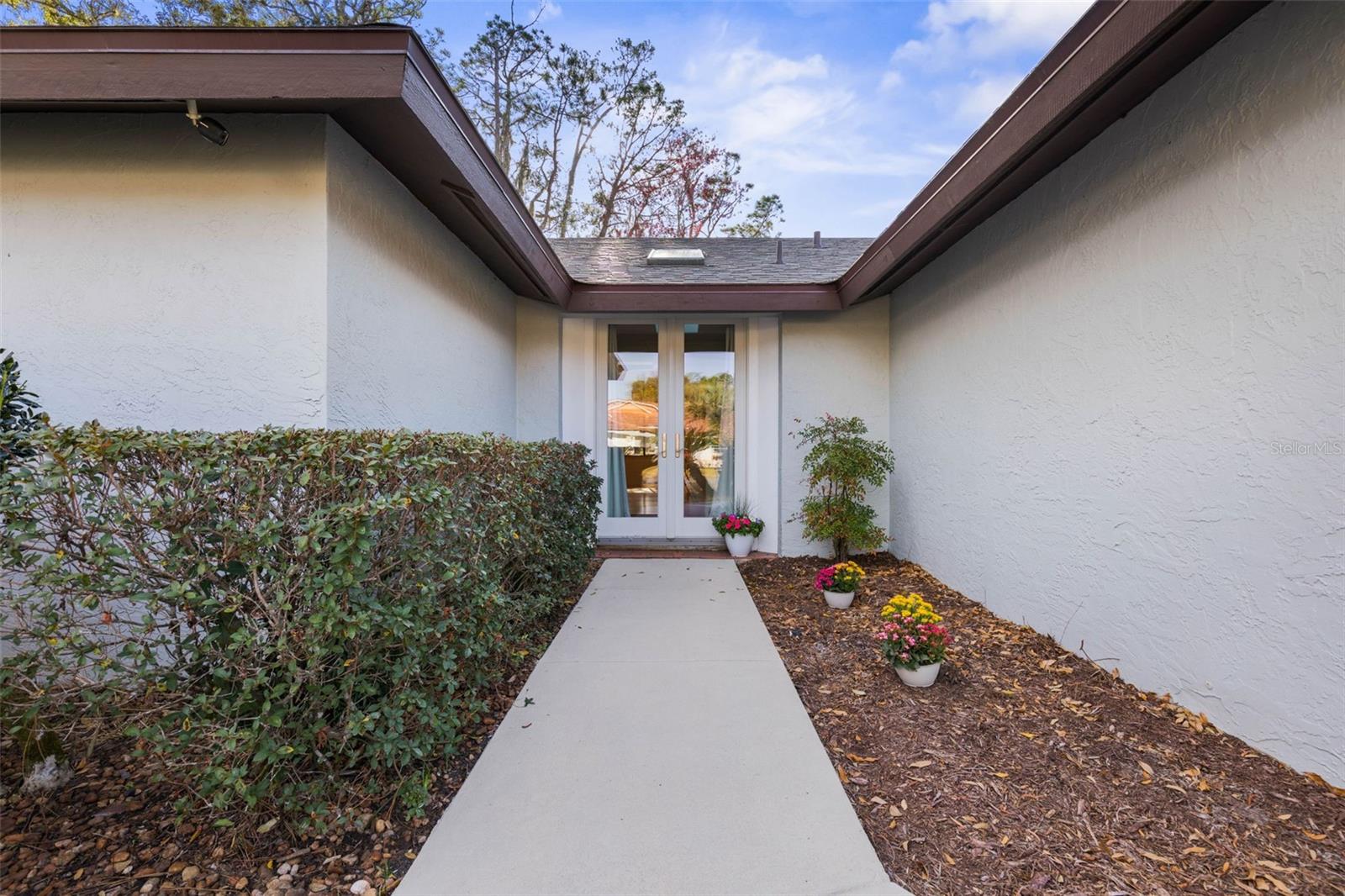 322 WELLINGTON DRIVE