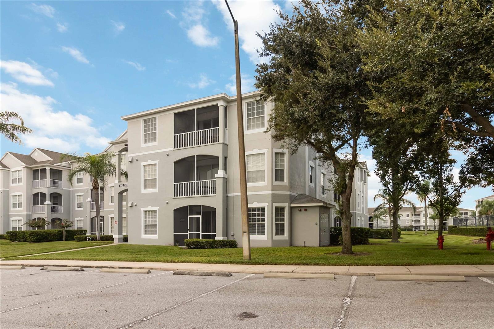 WYNDHAM PALMS CONDO PH 6 - Residential