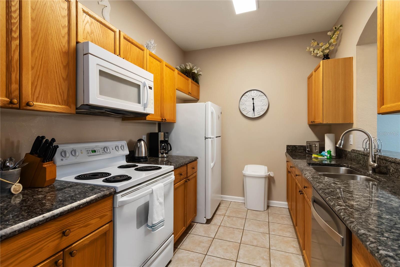 WYNDHAM PALMS CONDO PH 6 - Residential