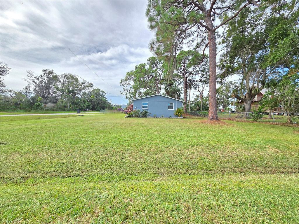 Photo of 106 5th Street NW, Ruskin, FL 33570 (MLS # TB8428841)