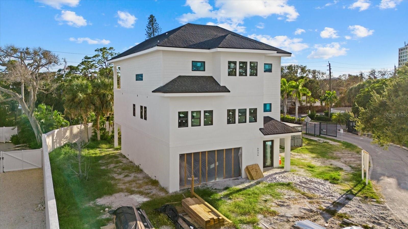 CORONAS PARK - Residential