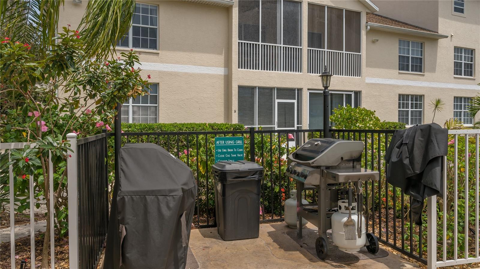 PINESTONE AT PALMER RANCH - Residential Lease
