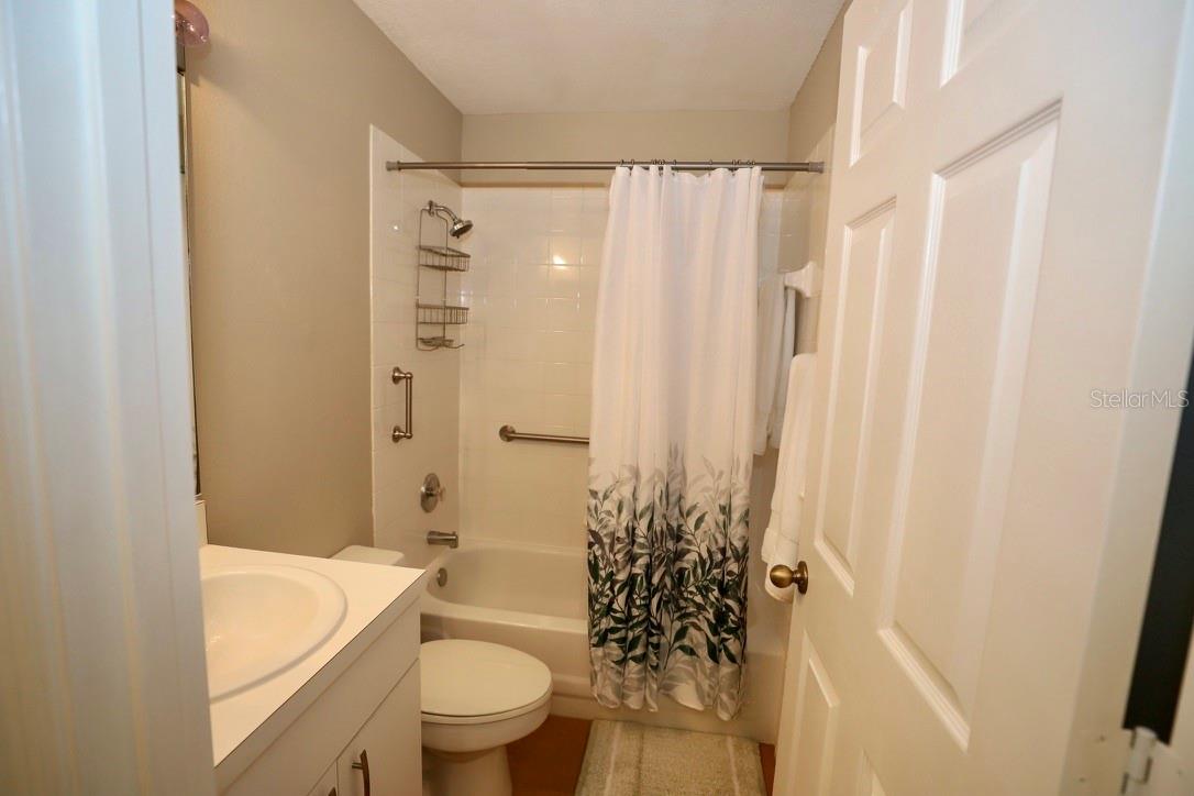PINESTONE AT PALMER RANCH - Residential Lease