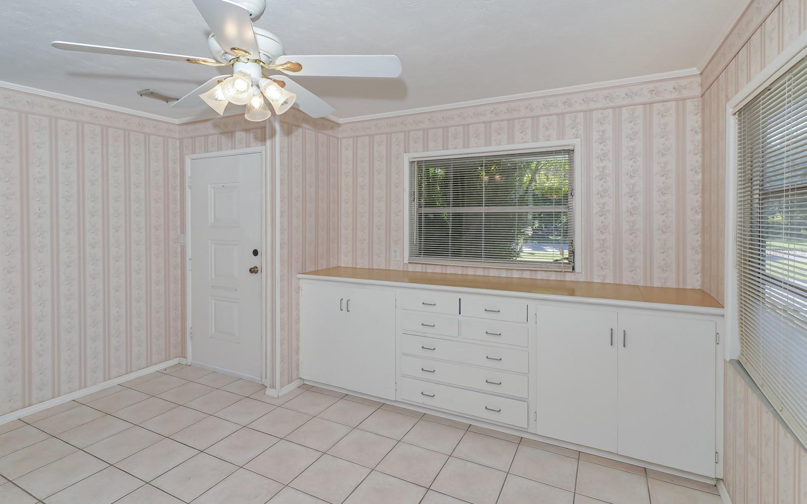 RINGLING BLVD SUB - Residential