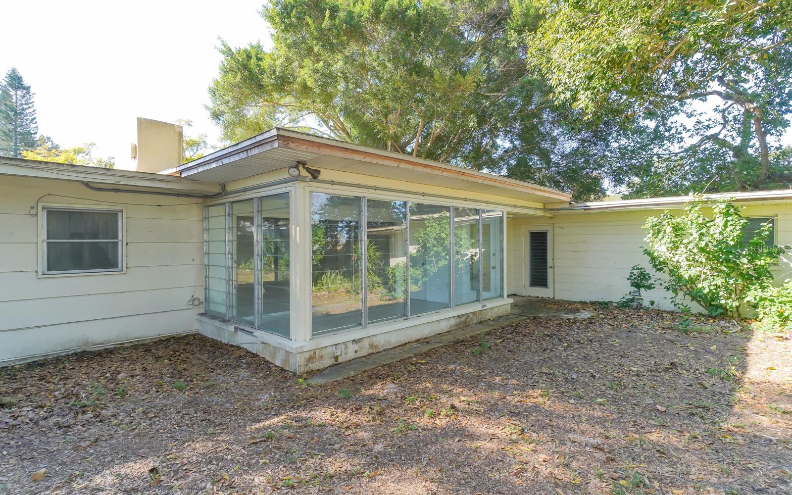 RINGLING BLVD SUB - Residential