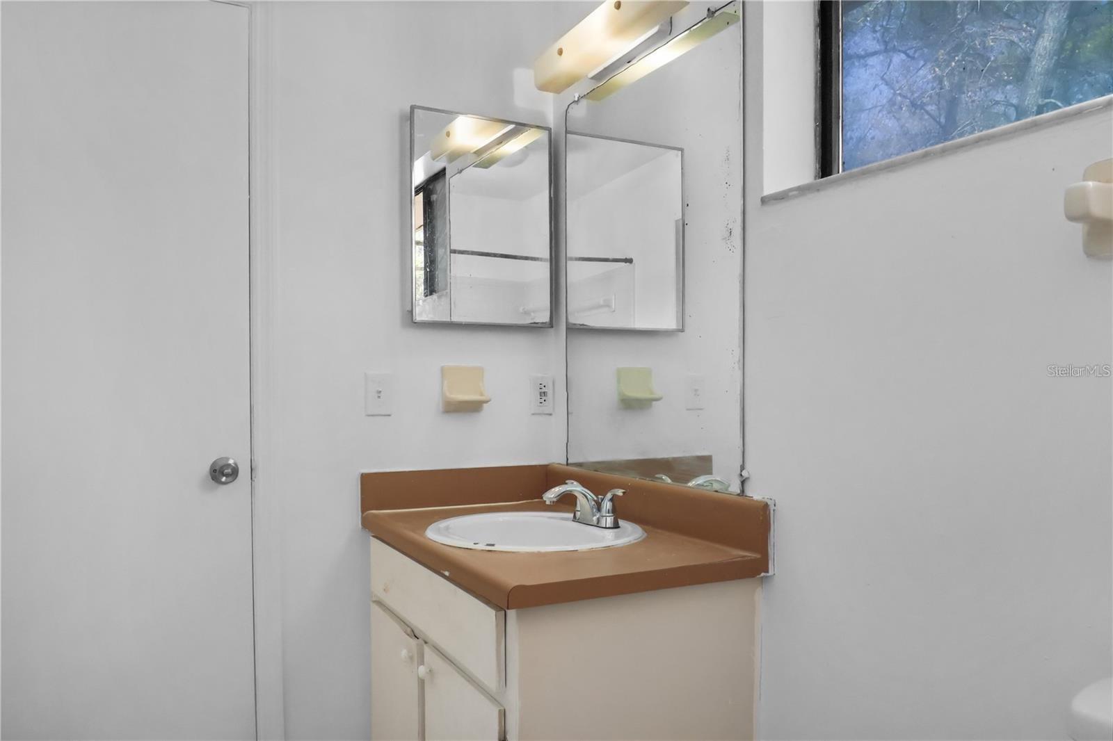 SUGARFOOT OAKS - Residential Income