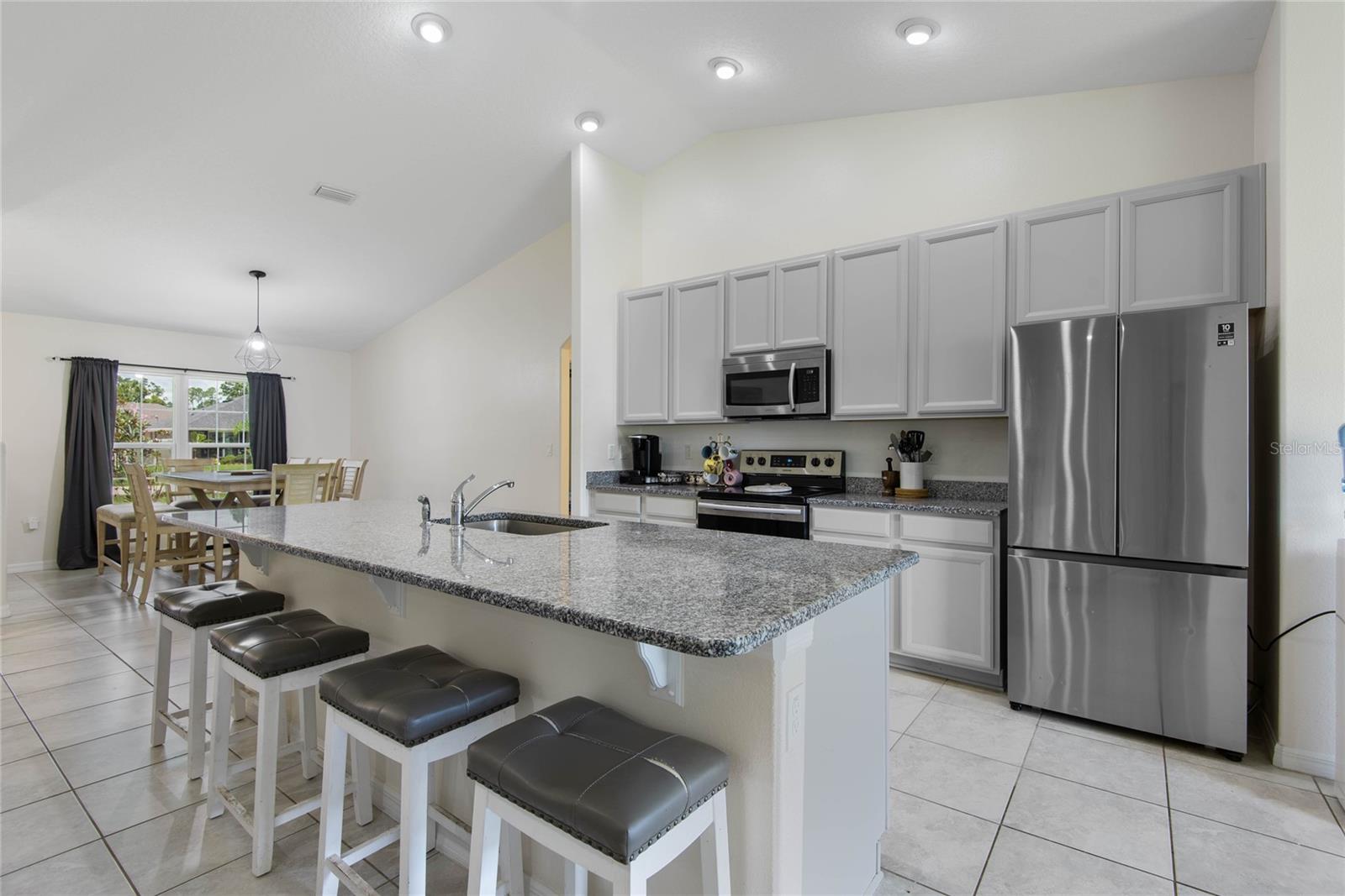 1 LLANES PLACE