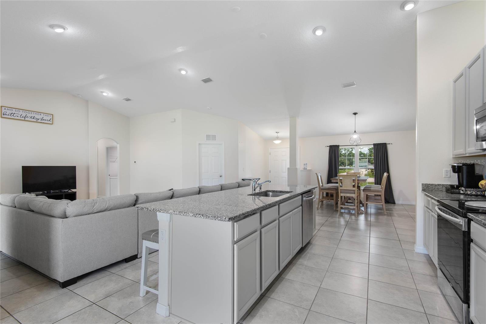1 LLANES PLACE