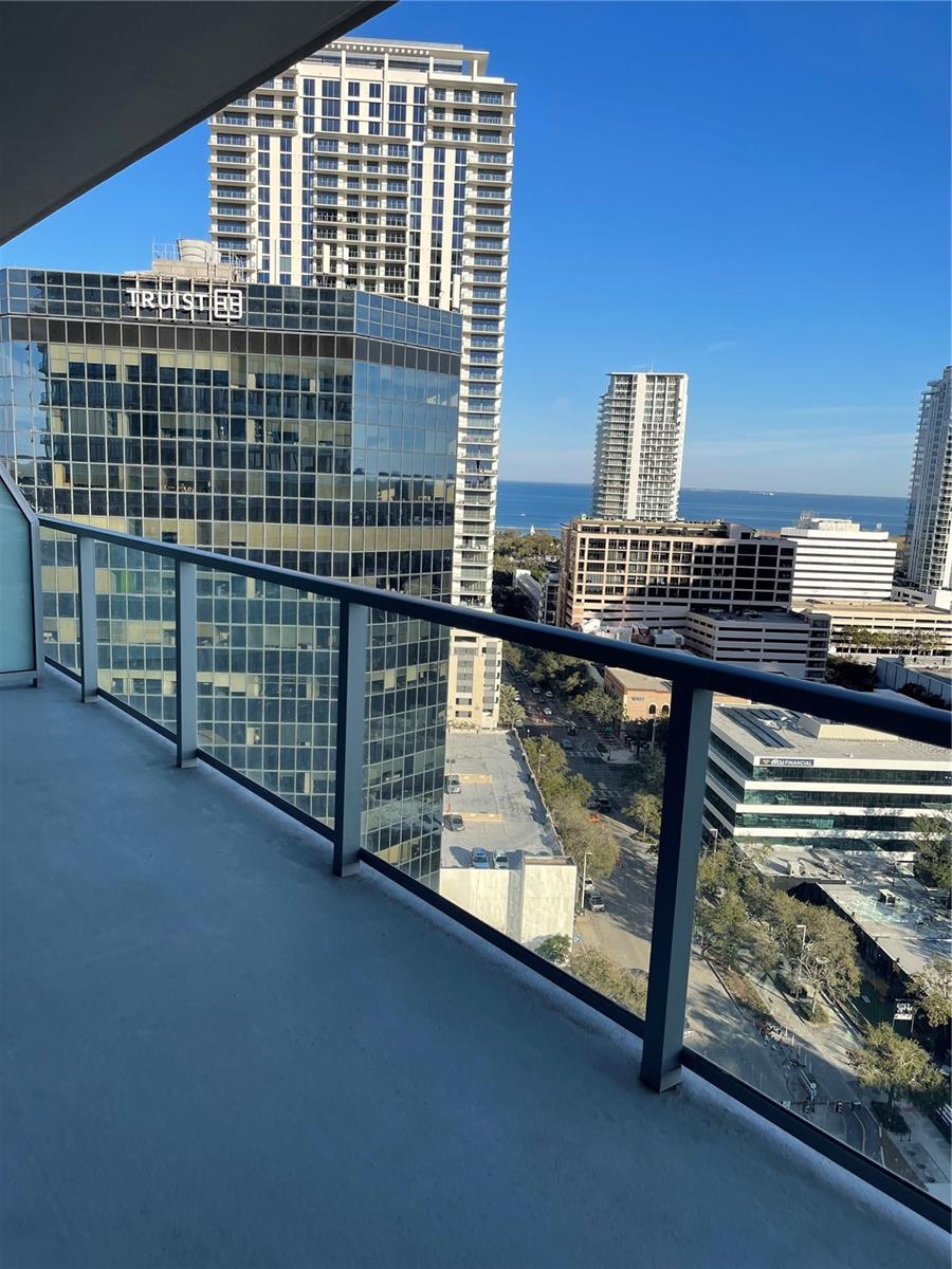 400 CENTRAL AVE 1804