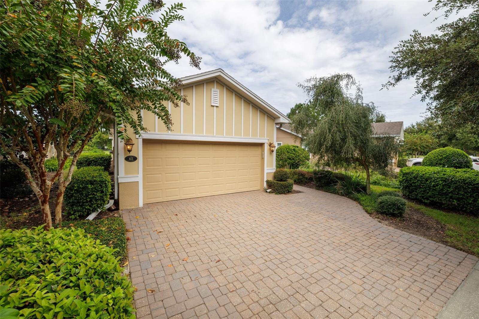 413 CYPRESS HILLS WAY