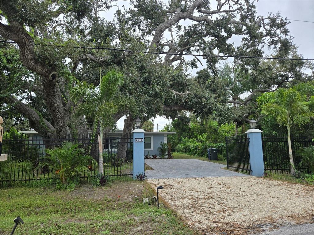 Photo of 1112 Sunset Avenue, Nokomis, FL 34275 (MLS # N6140980)