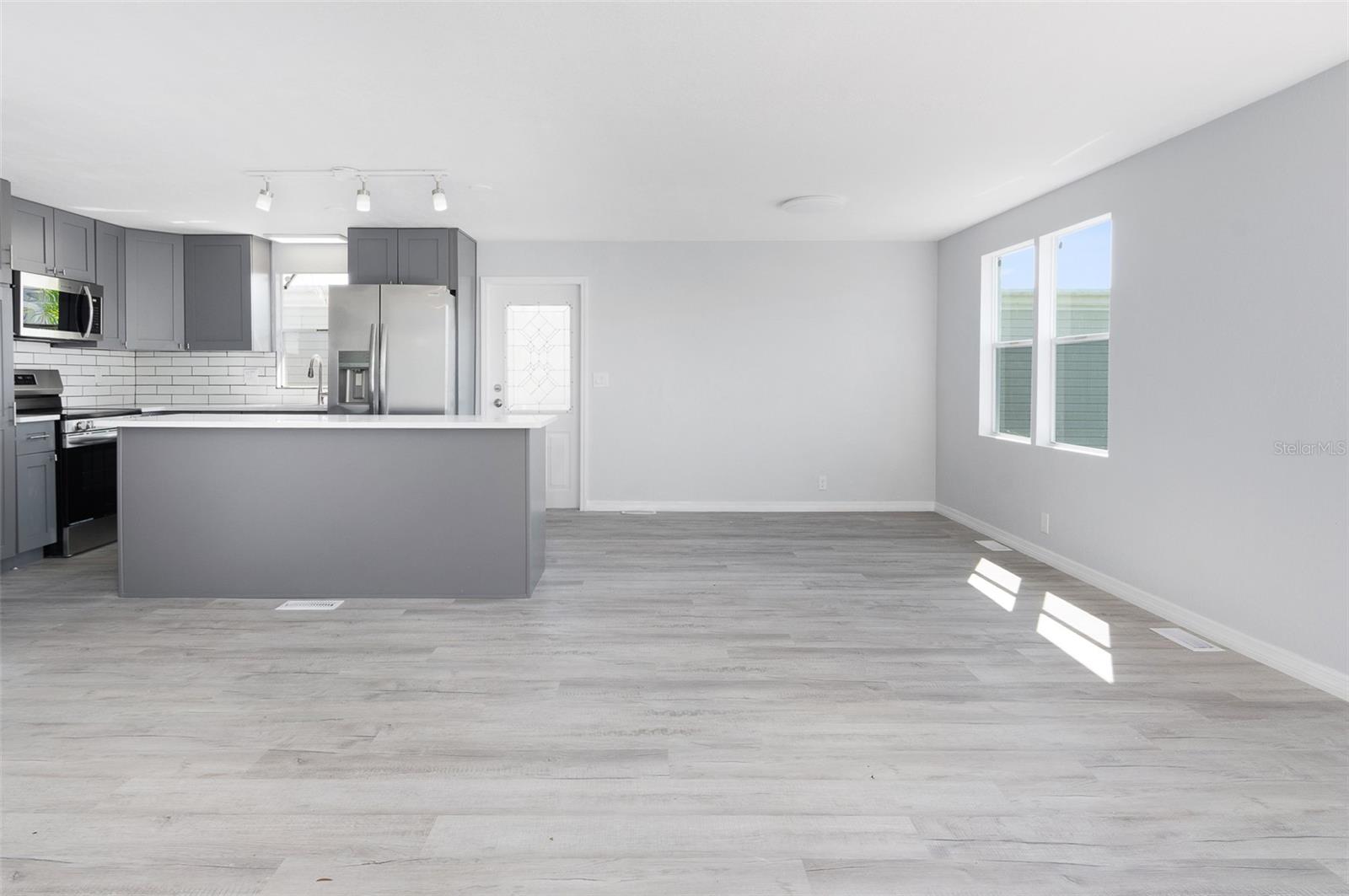 460 MOUNT OAK AVENUE NE 745