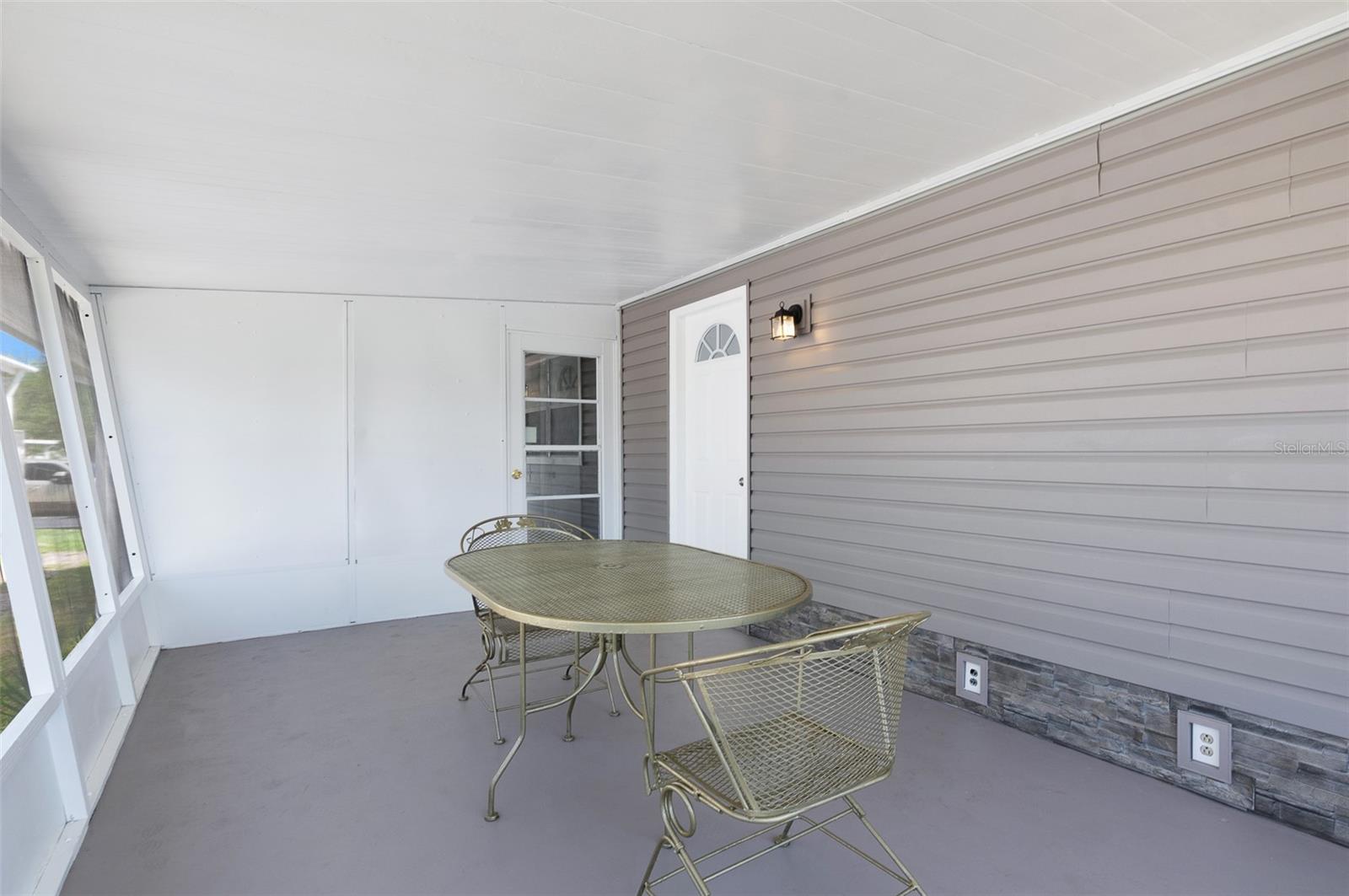 460 MOUNT OAK AVENUE NE 745