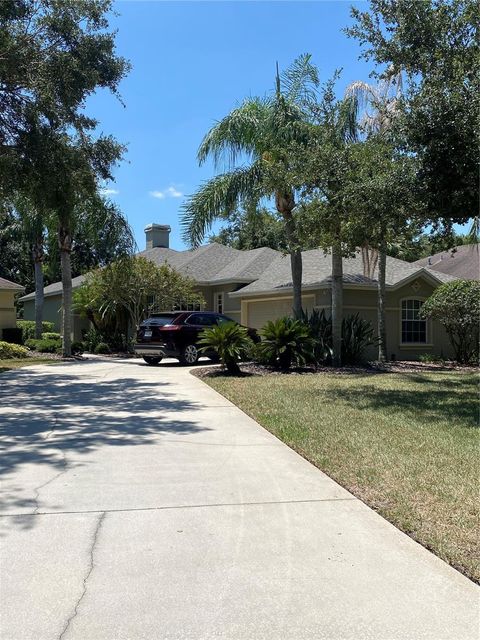 A home in WINTER HAVEN