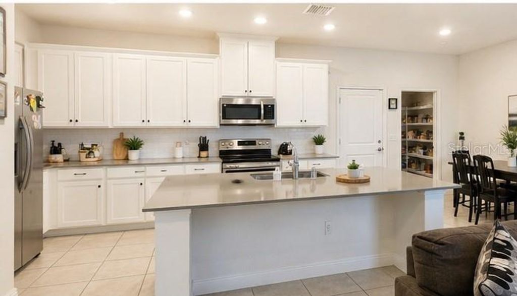 Photo of 3890 Knotty Pine Street, Saint Cloud, FL 34772 (MLS # S5143939)
