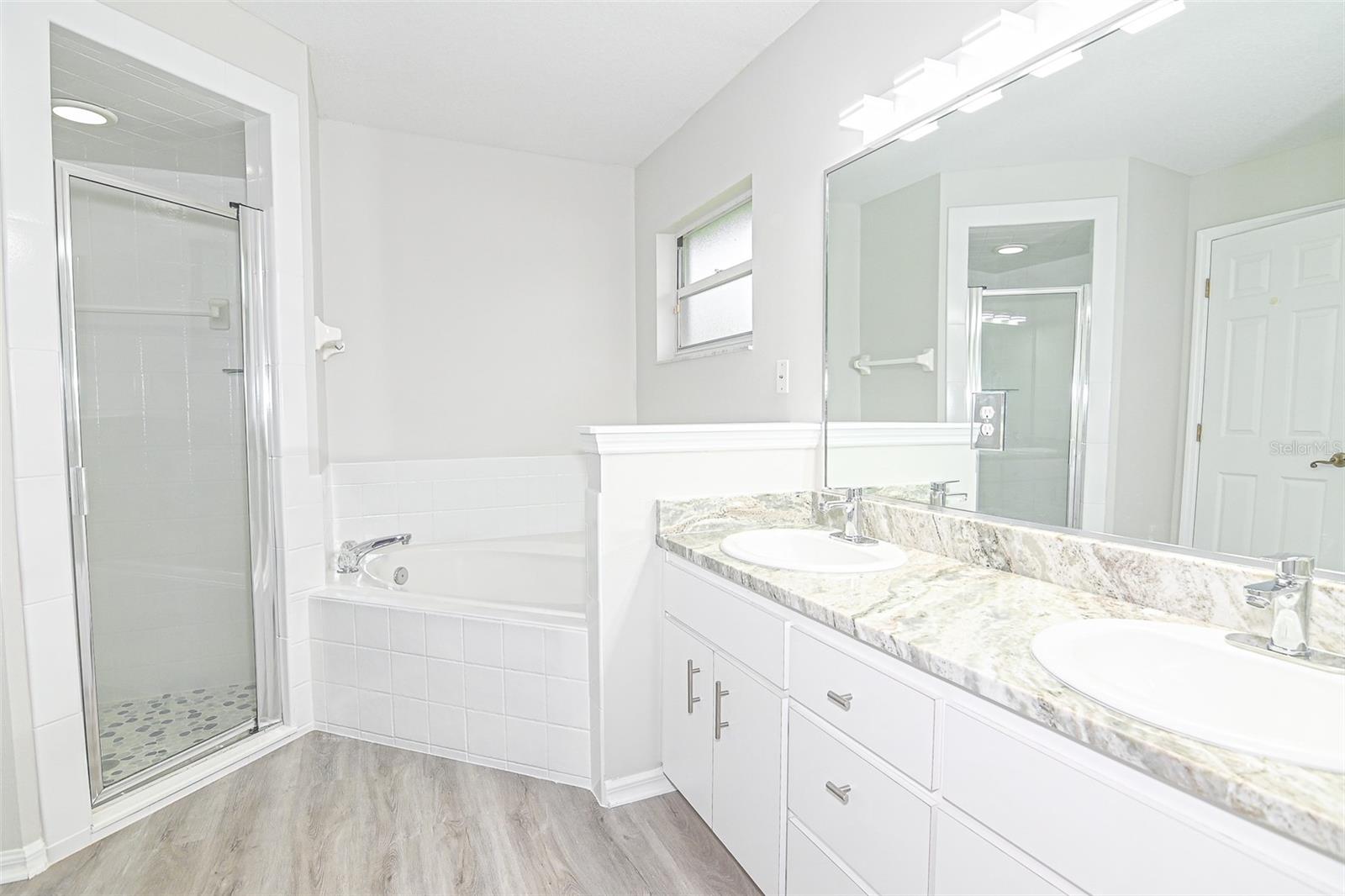 REFLECTIONS JULIANA - Residential