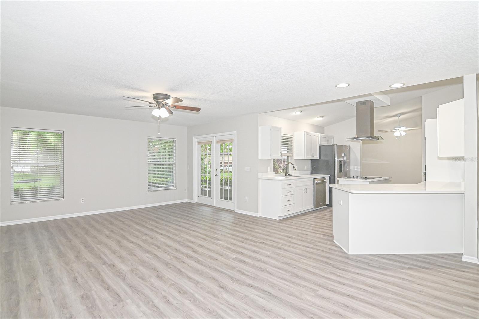 REFLECTIONS JULIANA - Residential