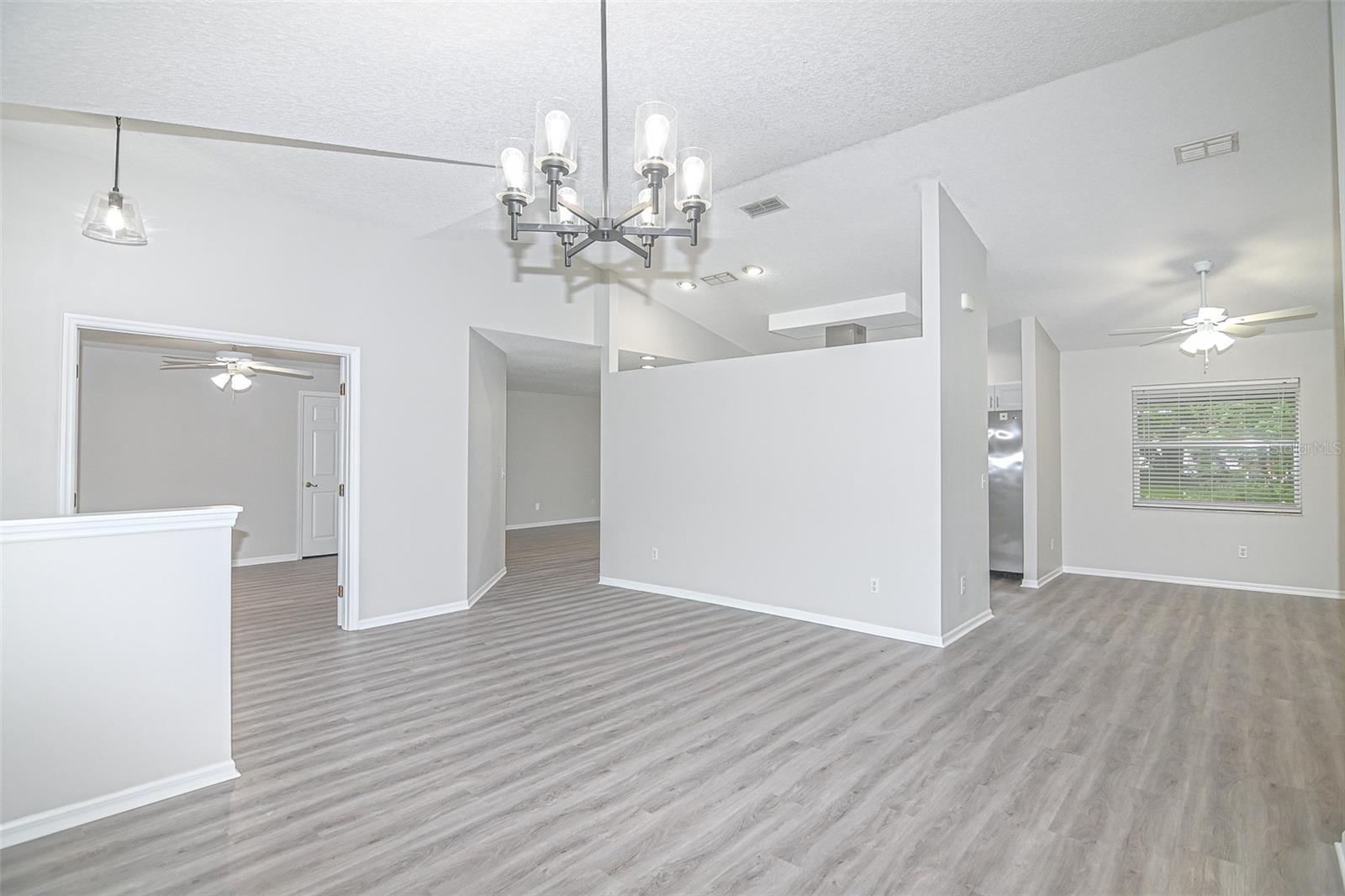 REFLECTIONS JULIANA - Residential