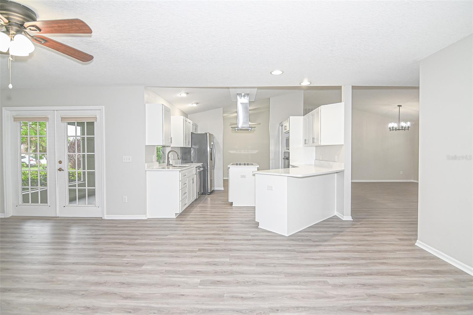 REFLECTIONS JULIANA - Residential