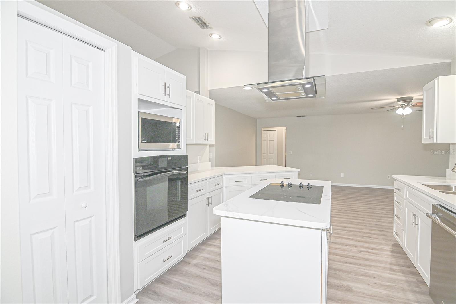 REFLECTIONS JULIANA - Residential