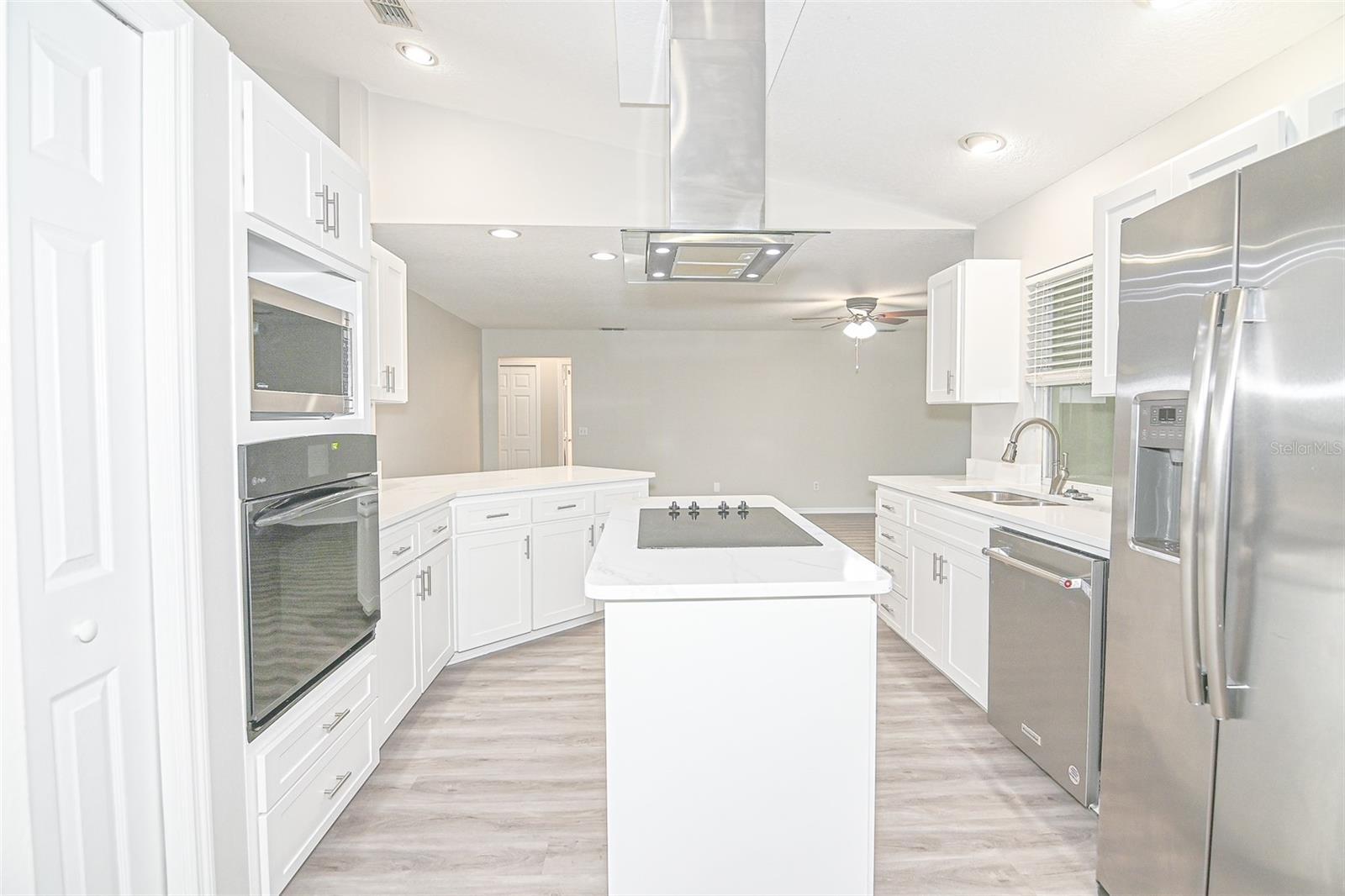 REFLECTIONS JULIANA - Residential