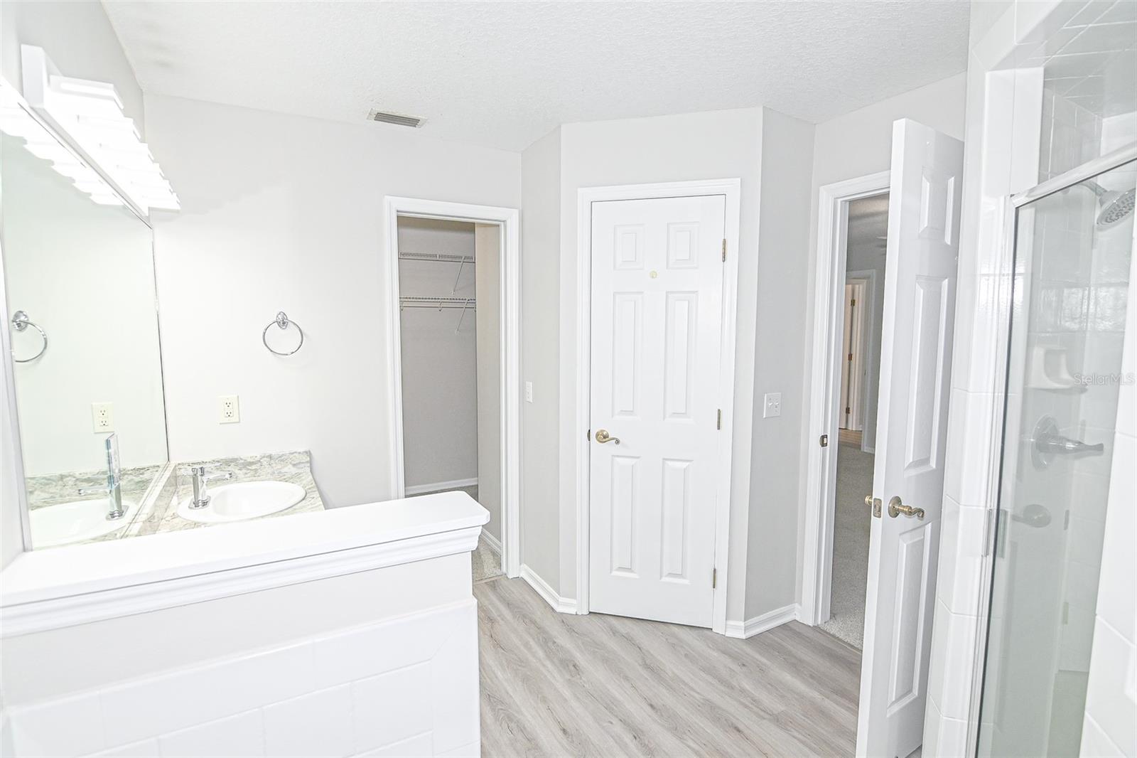 REFLECTIONS JULIANA - Residential