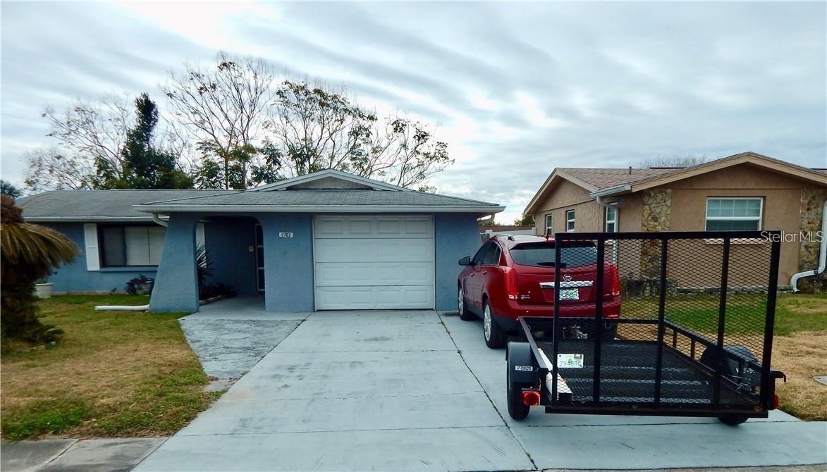 LA VILLA GARDENS - Residential Lease