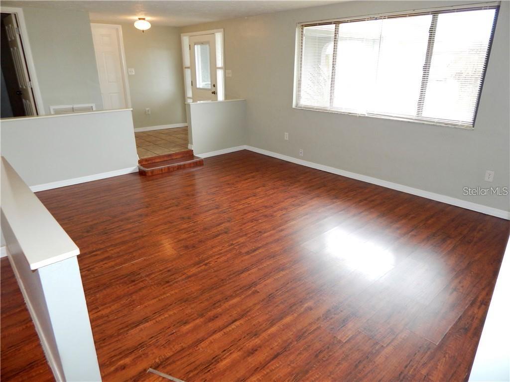 LA VILLA GARDENS - Residential Lease