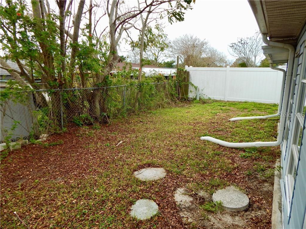 LA VILLA GARDENS - Residential Lease