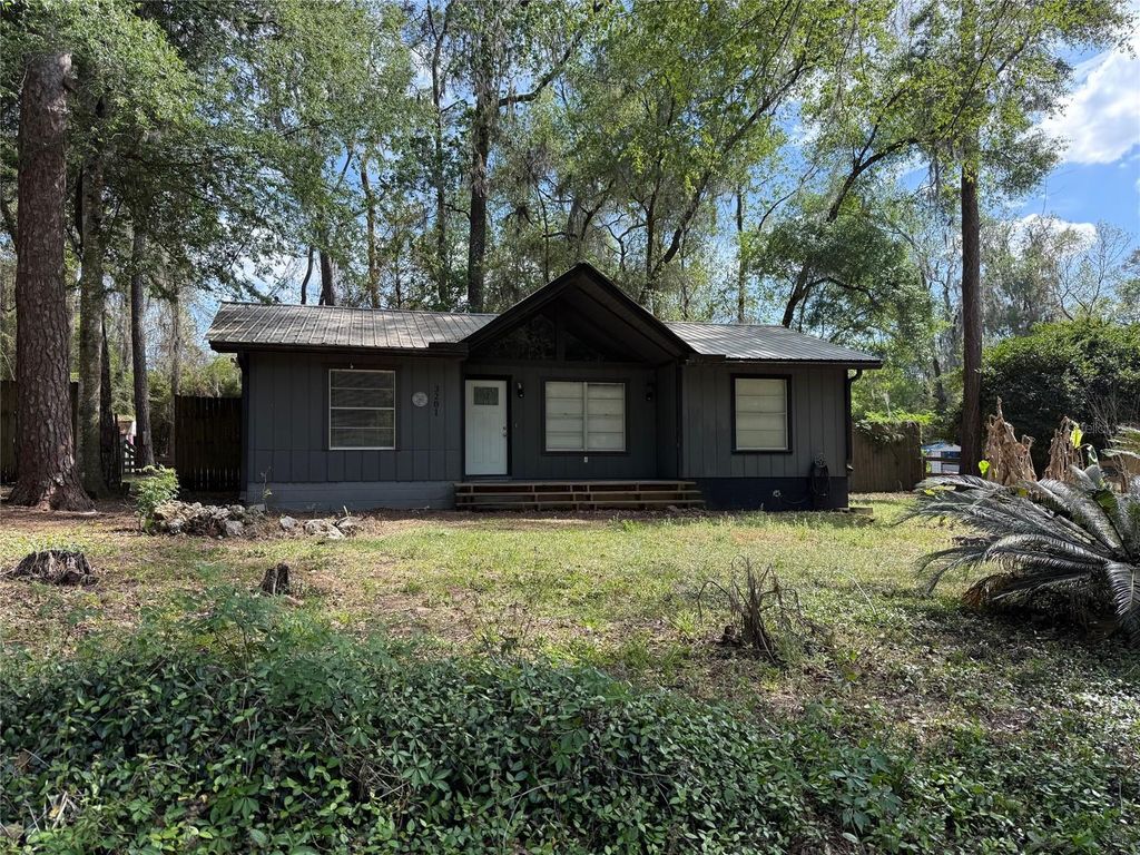 Photo of 3201 SE 28th Avenue, Gainesville, FL 32641 (MLS # GC539566)