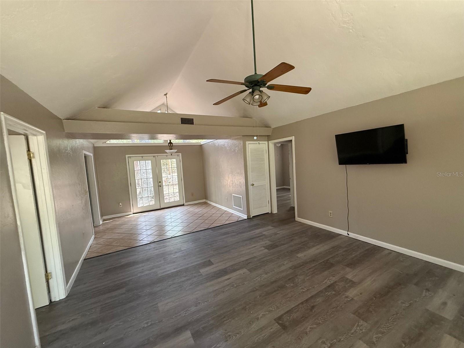 LAKEVIEW ESTATES - Residential