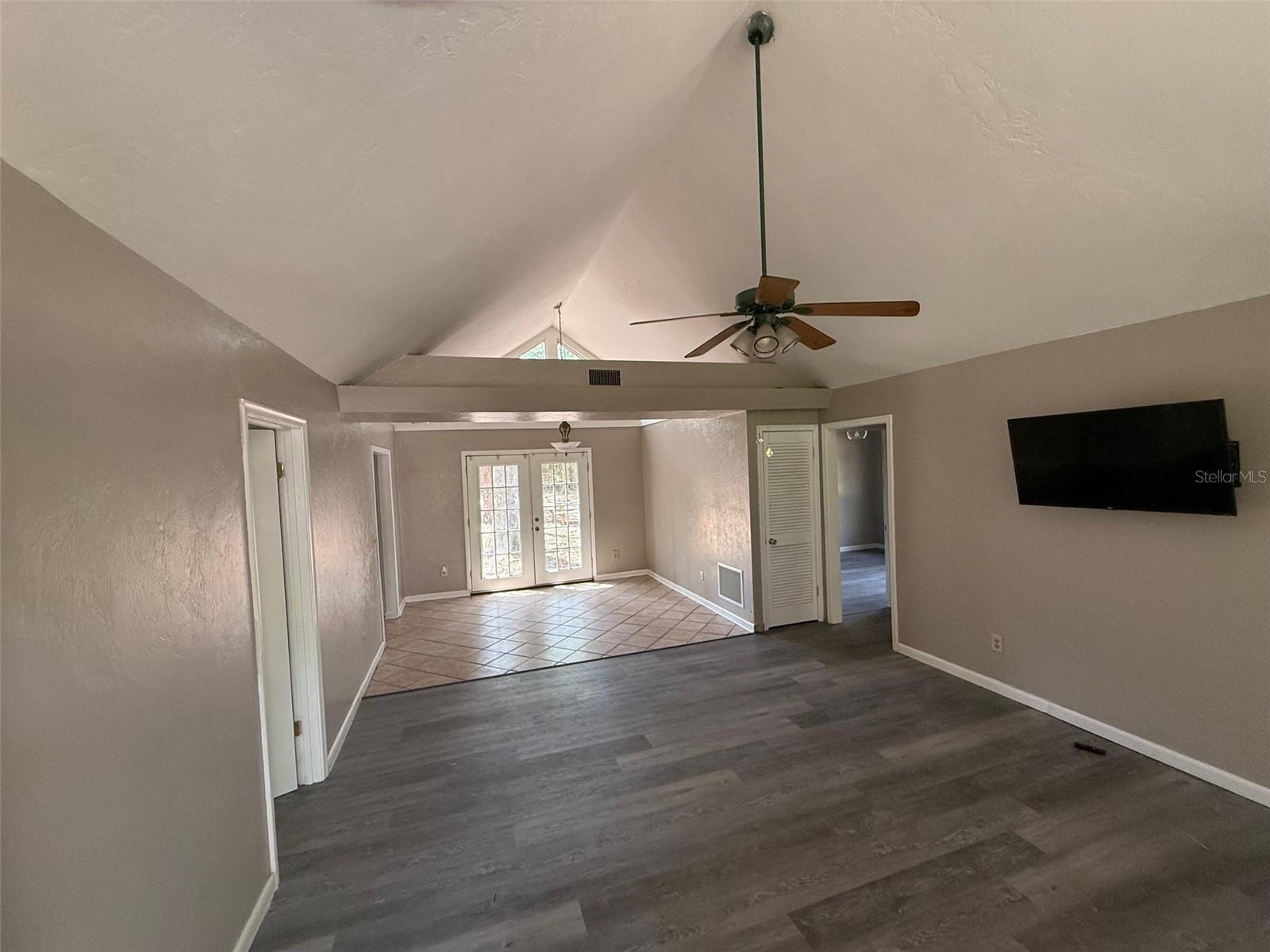 LAKEVIEW ESTATES - Residential