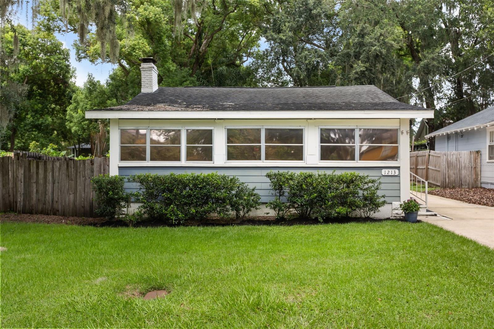 1213 NOBLE PLACE