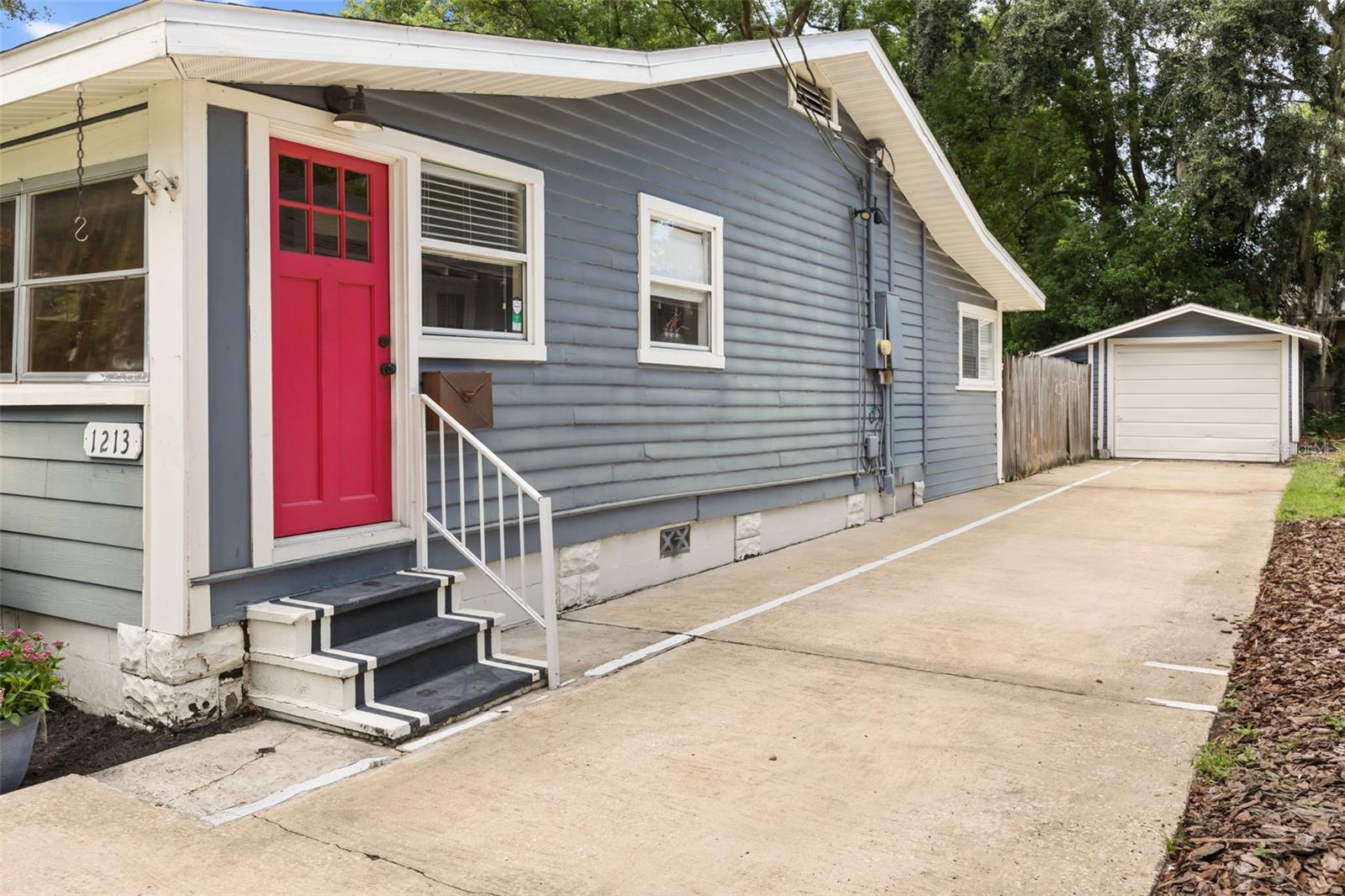 1213 NOBLE PLACE