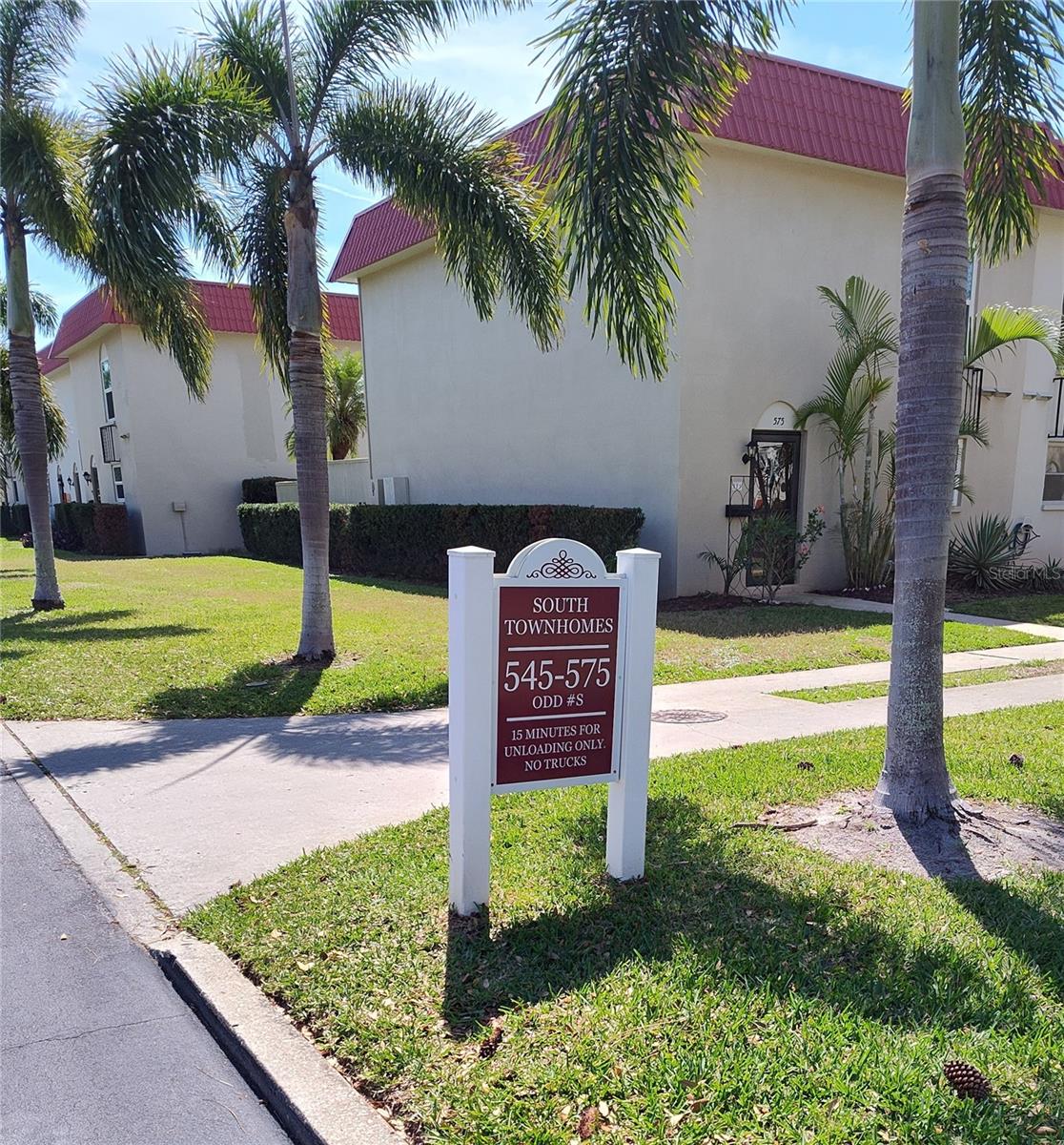 2700 BAYSHORE BLVD #561
