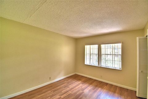 A home in WINTER HAVEN