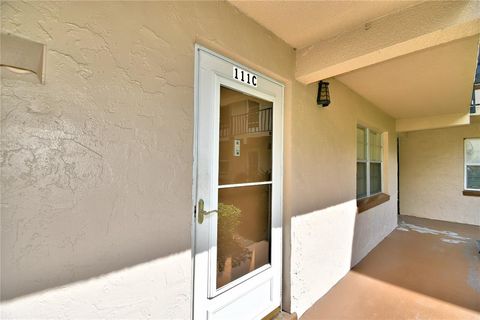 A home in WINTER HAVEN
