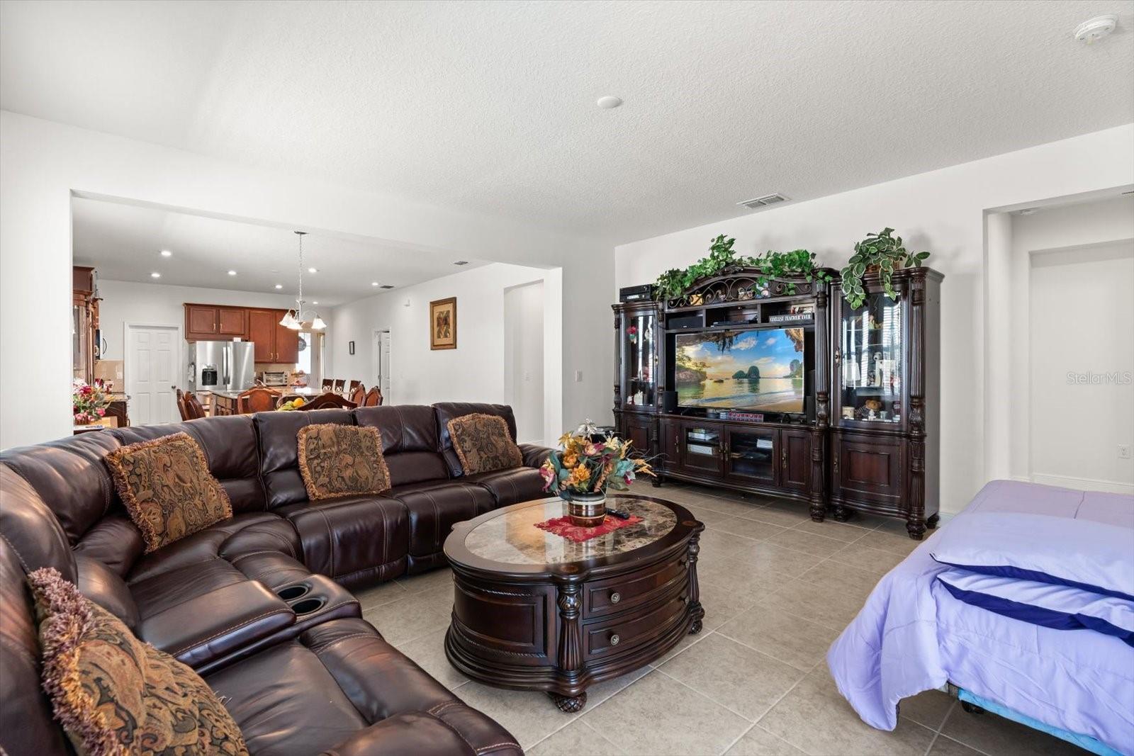 TAPESTRY PH 5 - Residential