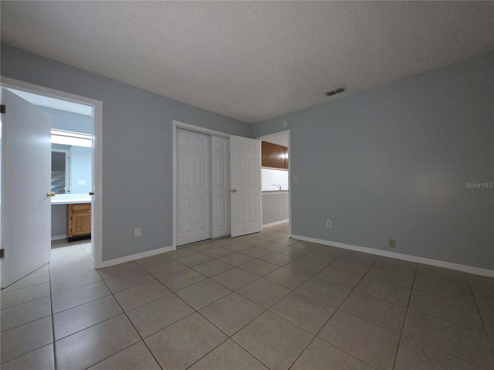 LEXINGTON SQUARE UNIT 01B - Residential Lease