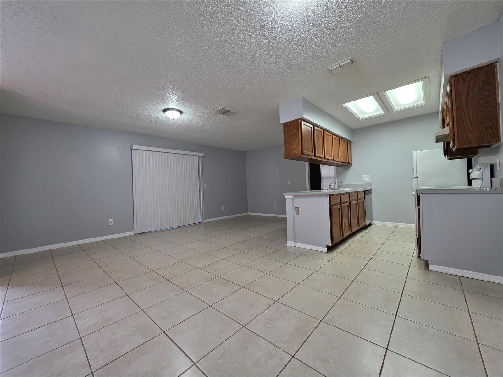 LEXINGTON SQUARE UNIT 01B - Residential Lease