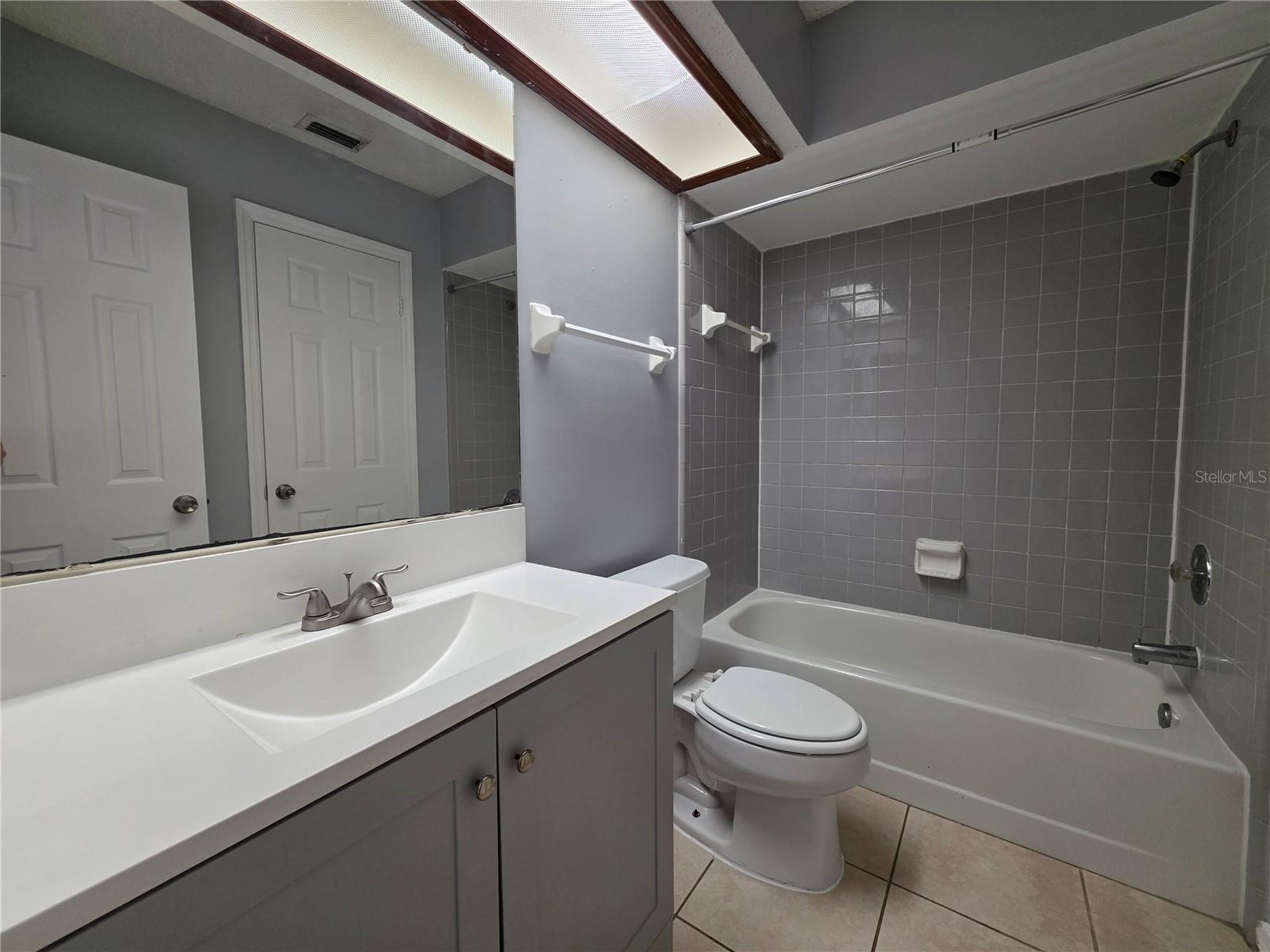 LEXINGTON SQUARE UNIT 01B - Residential Lease