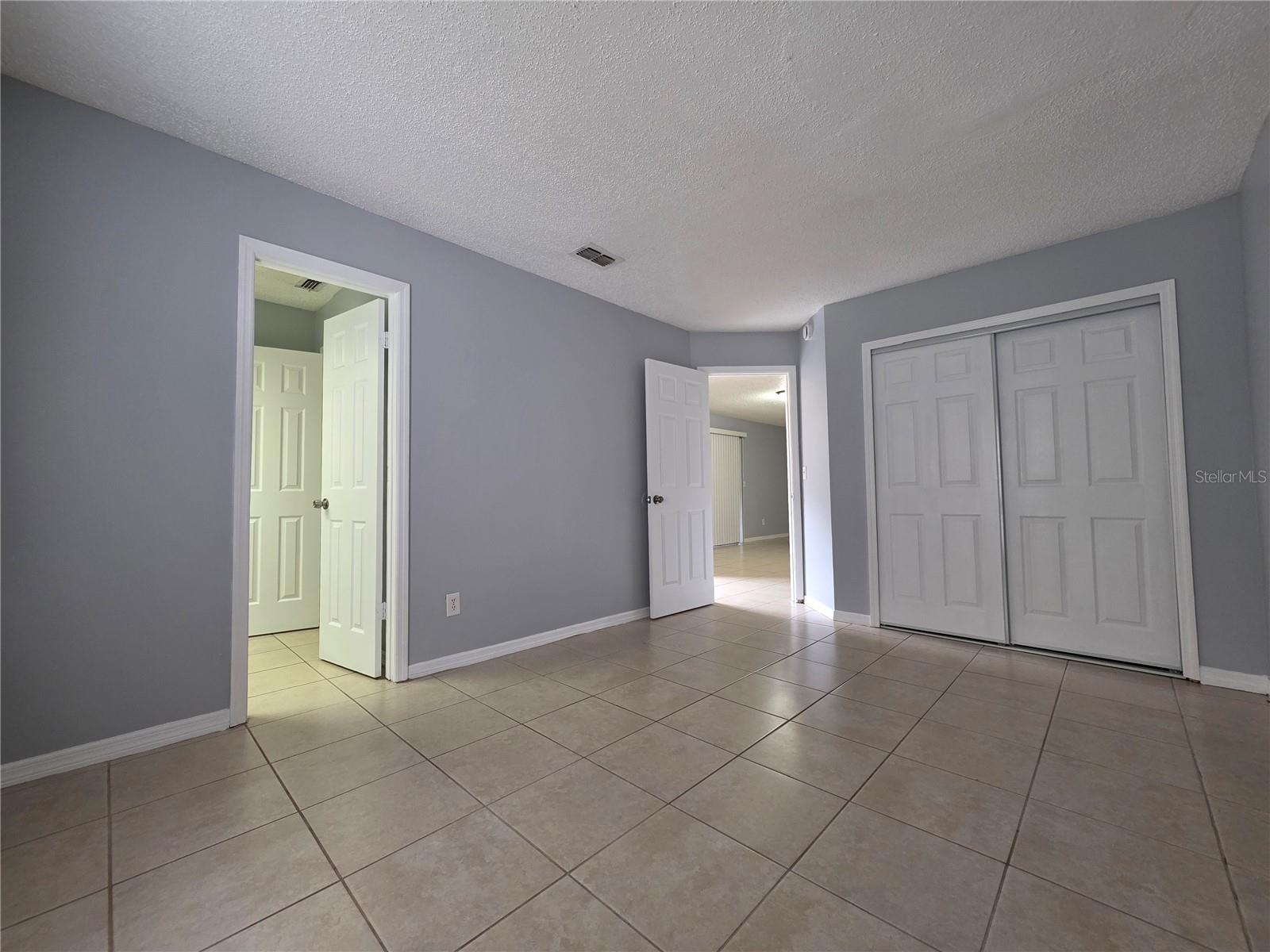 LEXINGTON SQUARE UNIT 01B - Residential Lease