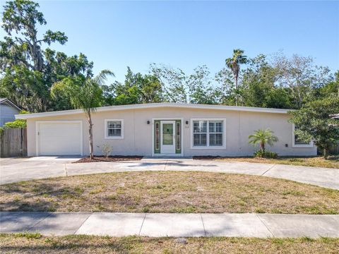 Photo of 364 E Church Avenue, Longwood, FL 32750 (MLS # O6301211)