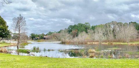 A home in LAKE MARY