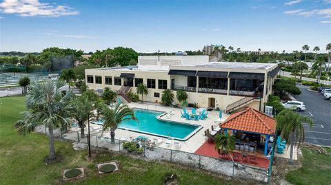 A home in PALMETTO