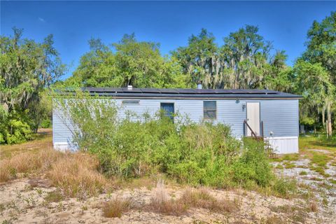 A home in LAKE WALES