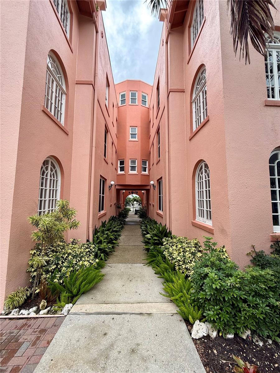 1221 N PALM AVENUE 204