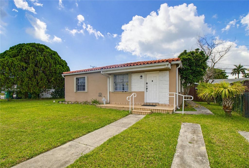 Photo of 6342 SW 39th Terrace, Miami, FL 33155 (MLS # S5152548)